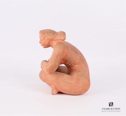 null VOLTI Antoniucci (1915 - 1989)
Femme nue assise en taileur 
Terre cuite
Signée...