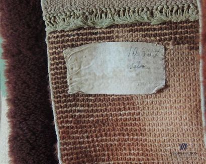 null Manufacture française vers 1930
Très important tapis en laine à décor de lignes...