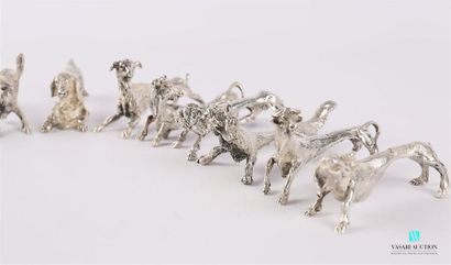 null Suite de douze porte-couteaux en argent figurant des animaux dont une vache,...