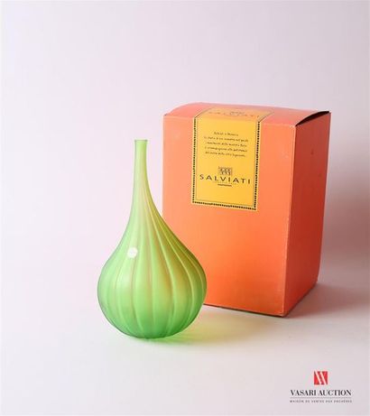 null SALVIATI
Vase soliflore modèle Drops en verre de couleur verte de forme piriforme...