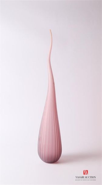null SALVIATI
Vase soliflore modèle Aria en verre sablé de couleur mauve de forme...