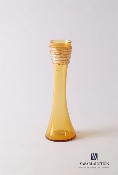 null SALVIATI
Vase soliflore, modèle Teseo Piccolo, en verre de couleur ambrée le...