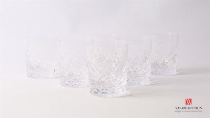 null BAYEL - Cristallerie
Suite de six verre à whisky en cristal à décor ciselé de...