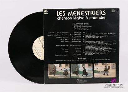 null LES MENESTRIERS - Chanson légère à entendre
1 Disque 33T sous pochette cartonnée
Label...