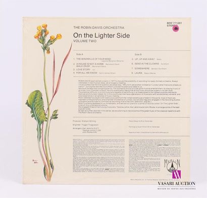 null THE ROBIN DAVIS ORCHESTRA - On the lighter side 
1 Disque 33T sous pochette...