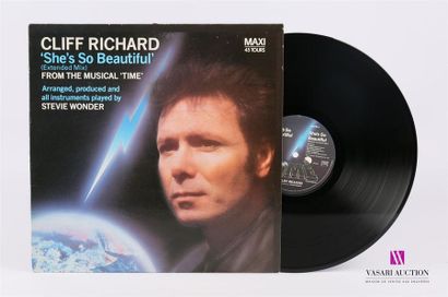 null CLIFF RICHARD - She's so beautiful 
1 Disque Maxi 45T sous pochette cartonnée
Label...