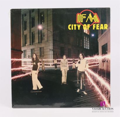 null FM - City of fear
1 Disque 33T sous pochette cartonnée
Label : PASSPORT RECORDS...