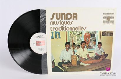 null SUNDA - Musiques traditionnelles
1 Disque 33T sous pochette cartonnée
Label...