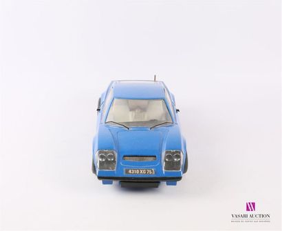 null JOUSTRA 
Ligier JS 2 en plastique bleu - échelle 1/8
(usures, petites rayures,...