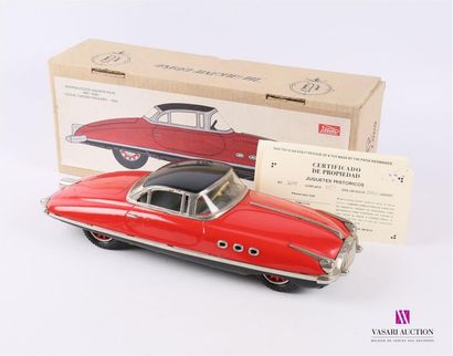 null PAYA (ESPAGNE)
Packard 1950 en tôle peinye noir et rouge - Réf 3698
Dans sa...