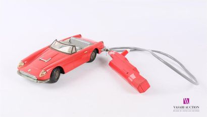 null JOUET MONT BLANC
Ferrari 250 GTen plastique rouge filoguidée
Haut. : 7,5 cm...