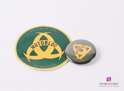 null MOTOBLOC
Lot comprenant un badge/broche en métal et un autocollant/vignette...