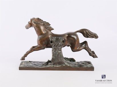 null ANONYME (XXème siècle)
Cheval galopant
Bronze à patine brune
(fixation cheval...