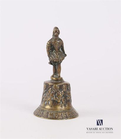 null Clochette de table en bronze doré, la prise représentant un chevalier en armure,...