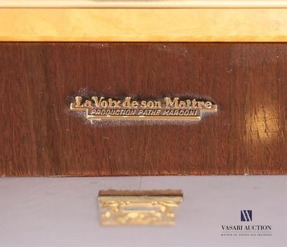 null Meuble radio tourne-disque de marque la Voix de son Maître Modèle type 885C...