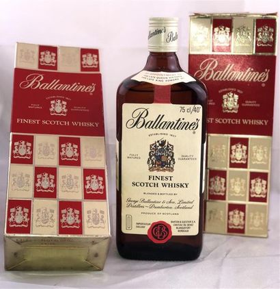 null Deux bouteilles BALLANTINE'S.Finest Scotch Whisky 40% 
75 cl
Avec leurs boites...