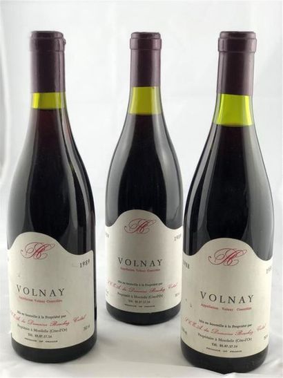 null 3 bouteilles de VOLNAY, une de 1988 et deux de 1989 , domaine Bouchez-Crétal
Etiquettes...
