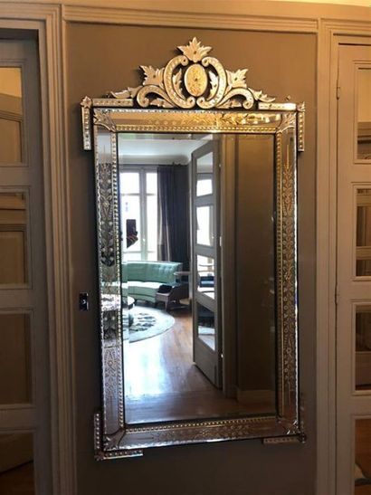 null Un miroir vénitien ; 170 x 89 cm