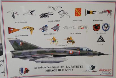  DASSAULT 15 affichettes représentant différents avions en service dans les escadrons...