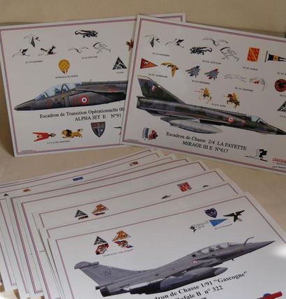  DASSAULT 15 affichettes représentant différents avions en service dans les escadrons...