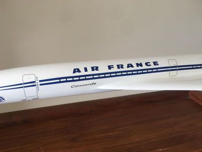 null Grande maquette d'agence de CONCORDE aux couleurs de a compagnie Air France...