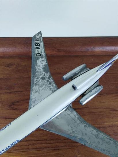 null Maquette d'agence en fonte d'aluminium de Boeing 727
Couleurs de la LUFTHANSA
Immatriculée...