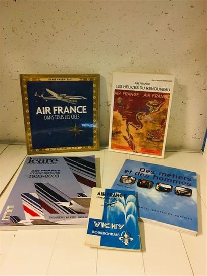 Lot de documentation sur Air France dont...