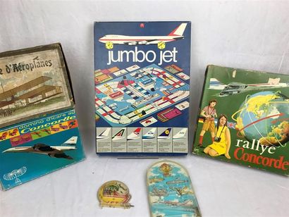 Lot comprenant :
6 jeux sue le thème de l'aviation,...