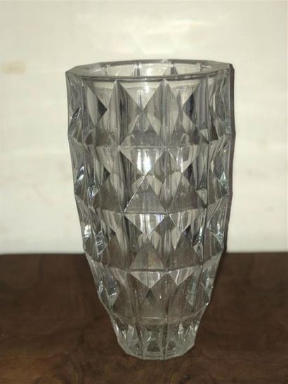 null Vase en cristal taillé 
H : 27,5 cm