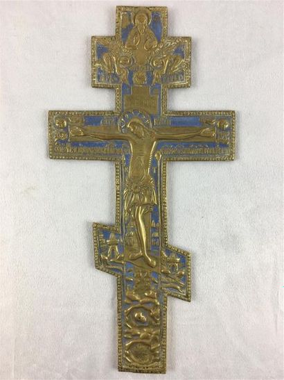 null Croix en bronze doré émaillée bleu d'origine Russe 
Fonte XXème 
Hauteur : 36...