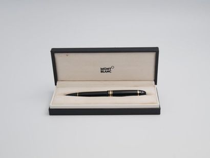 null MONTBLANC, Meisterstuck 149
Stylo plume, plume B bicolore 2 ors, attributs doré
État...