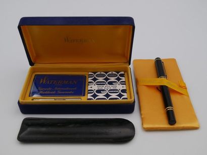 null WATERMAN
Stylo Le MAN 100 
Plume en or 750/1000 
Longueur : 

Dans son étui...