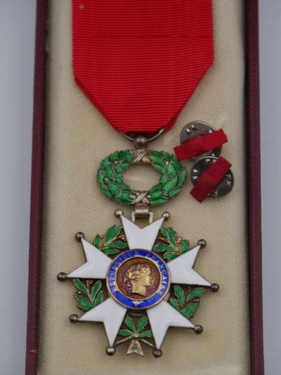 null Médaille Chevalier de la légion d'honneur avec deux noeuds de la maison René...