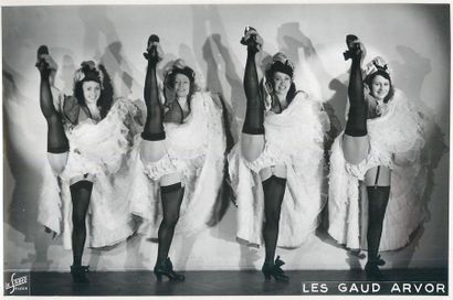 null 28 PHOTOGRAPHIES : Danseuses et Danseurs. Dont" The Ferrandys-Couple, Les Gaud...