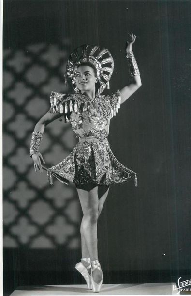 null 28 PHOTOGRAPHIES : Danseuses et Danseurs. Dont" The Ferrandys-Couple, Les Gaud...