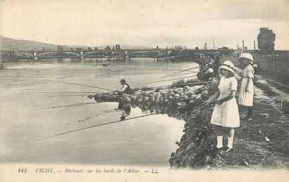 null 13 CARTES POSTALES LA PECHE : En Eau Douce et en Marais. "2cp-Bourges-La Pêche...