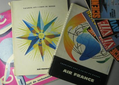 null Revues (7). Air France et Science et vie. Trois revues Air France vers 1960....