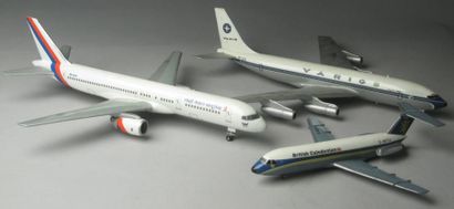 null Maquette (3). 1/ BAC 111. Compagnie British Caledonian. Version années 1970....