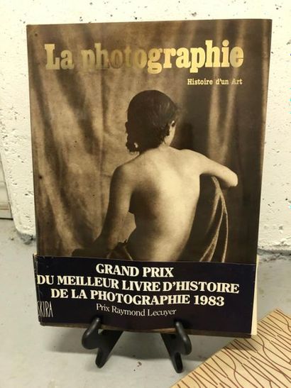 null LA PHOTOGRAPHIE - Histoire d'un art
Texte par Jean Luc Daval 
Édition SKIRA
1994

Dans...