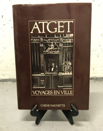 null VOYAGES EN VILLE par Atget 
Éditions Chêne/Hachette
1979

 [Fonds d'un bouquiniste...