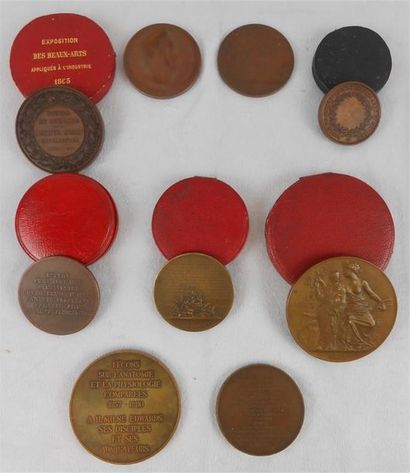 null Souvenirs de la famille Tresca
Lot de 9 médailles de table, en bronze : Mémoires...