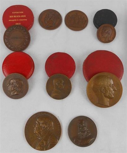 null Souvenirs de la famille Tresca
Lot de 9 médailles de table, en bronze : Mémoires...