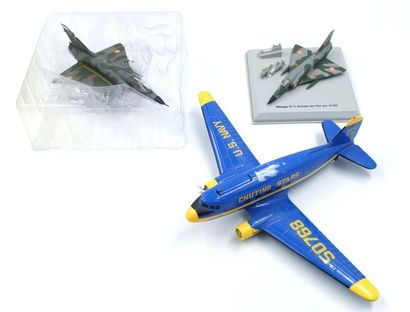 null A lot comprising:
- an F22
model aircraft - a blue 
metal Douglas model aircraft...