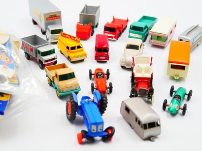null MATCH BOX 
16 miscellaneous vehicles including trailers, advertising - Without...