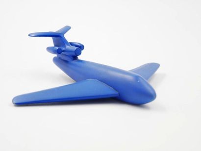  Prototype d'avion de jet Modèle réalisé en résine peinte bleu Envergure : 16.5 cm...