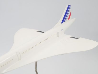 null CONCORDE 
Large resin model in the colours of Air France F-BVFA 
on a metal...