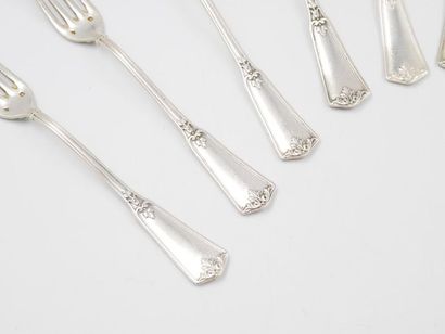 null Six pieces of 950 thousandths silver cutlery Renaissance model. 
Goldsmith :...