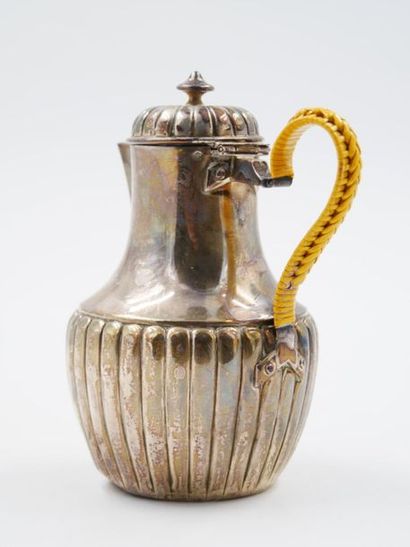 null Small coffee pot in silver 950 thousandths, with tar decoration, braided handle....