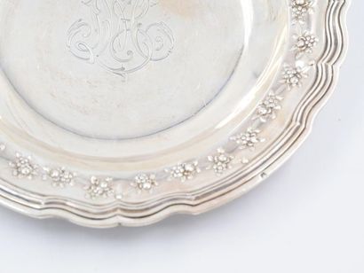 null Silver soup plate 950 thousandths, with contoured edges, decorated with friezes...