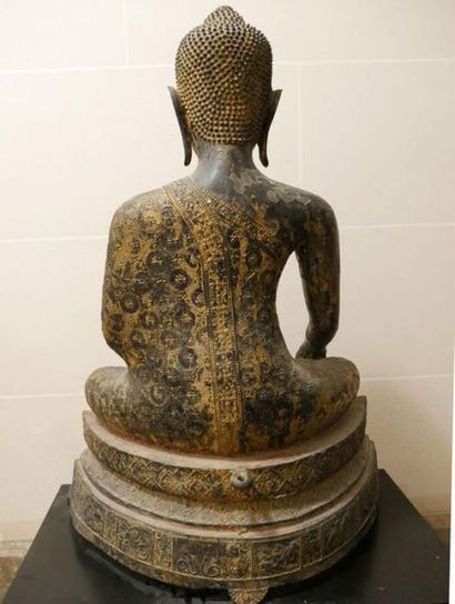 null THAILANDE, Ratanakosin - XIXème siècle : 
Grand bouddha en bronze laqué or,...